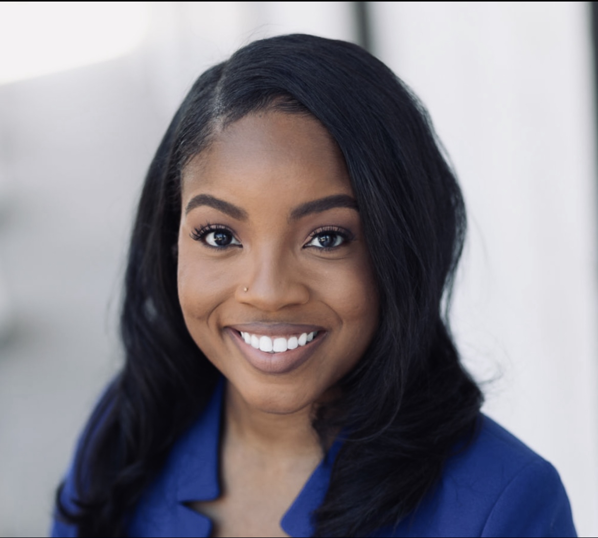 Lauren Johnson – Head Shot Dr. Lauren Johnson